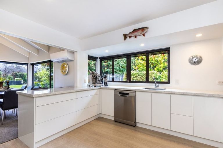 Photo of property in 15 Oregon Drive, Rainbow Point, Taupo, 3330