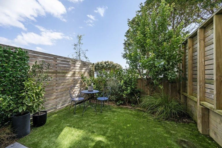 Photo of property in 4c Ferry Road, Days Bay, Lower Hutt, 5013