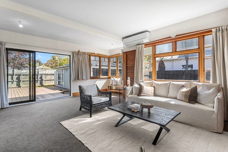 Photo of property in 35 Wilsons Road, Saint Martins, Christchurch, 8022