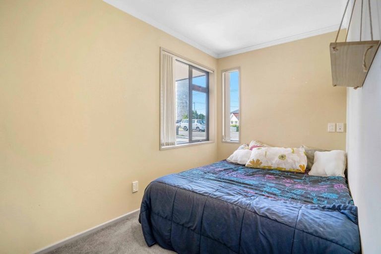 Photo of property in 6 Queen Street, Winton, 9720