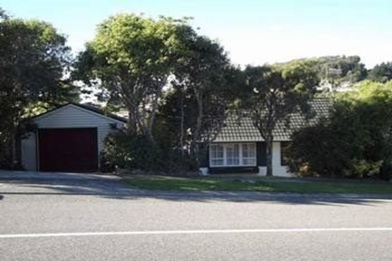 Photo of property in 1 Woolwich Close, Whitby, Porirua, 5024