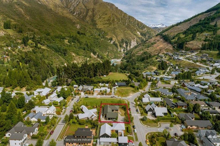 Photo of property in 2 Mathias Terrace, Arthurs Point, Queenstown, 9371