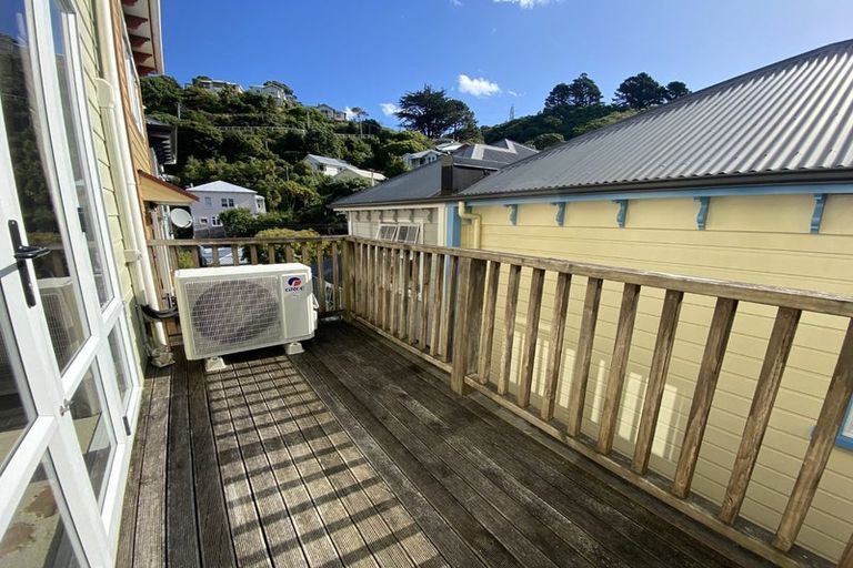 Photo of property in 146c Aro Street, Aro Valley, Wellington, 6021