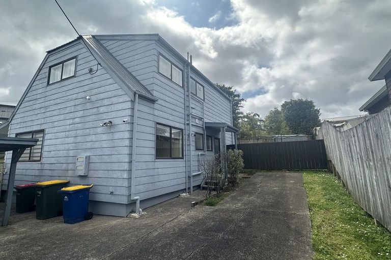 Photo of property in 2/4 Morton Avenue, Forrest Hill, Auckland, 0620