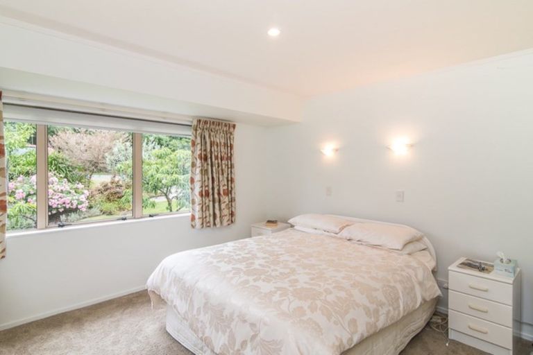 Photo of property in 4 Kaikomako Road, Waikanae, 5036