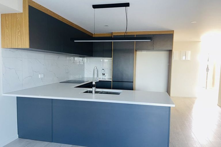 Photo of property in 18 Mene Way, Karaka, 2113