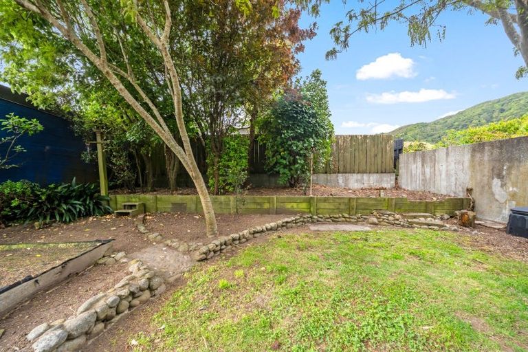 Photo of property in 28 Miro Street, Eastbourne, Lower Hutt, 5013