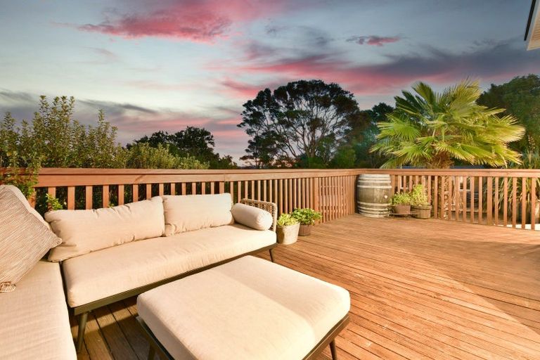 Photo of property in 326 Whangaparaoa Road, Stanmore Bay, Whangaparaoa, 0932