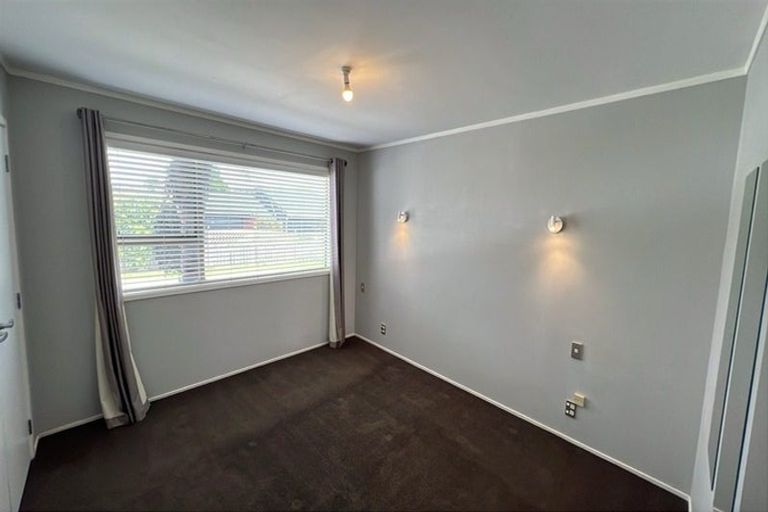 Photo of property in 2/51 Shakespeare Road, Milford, Auckland, 0620