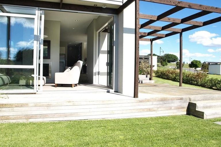 Photo of property in 73 Ridge View Crescent, Pukekohe, 2120