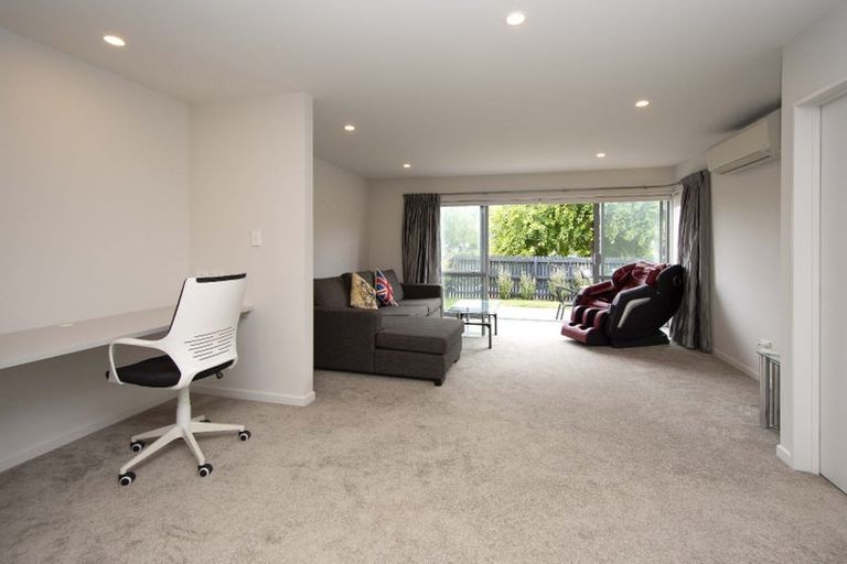 Photo of property in 5 Longueval Lane, Broomfield, Christchurch, 8042