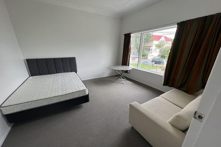 Photo of property in 1/7 Te Wharepouri Street, Berhampore, Wellington, 6023