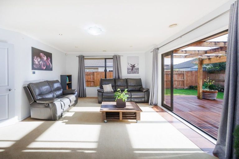 Photo of property in 34 Meridian Grove, Kelvin Grove, Palmerston North, 4414