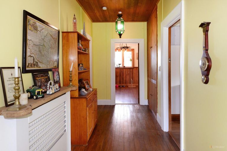 Photo of property in 19 Mount John Road, Waimate, 7977