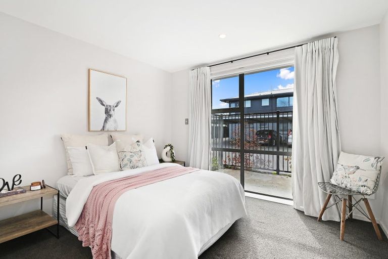 Photo of property in 2/22 Springfield Road, St Albans, Christchurch, 8014