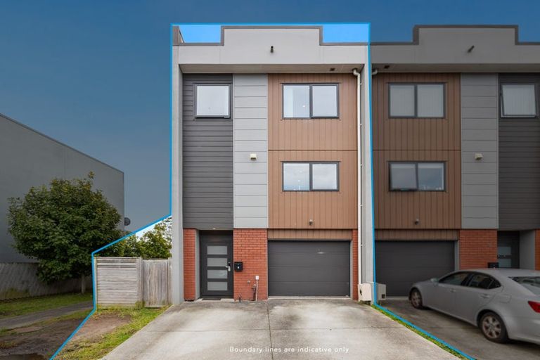 Photo of property in 7 Meritage Lane, Te Atatu South, Auckland, 0610