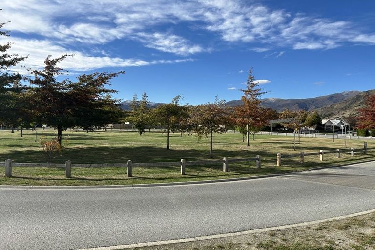 Photo of property in 2 Onslow Road, Lake Hayes, Queenstown, 9304