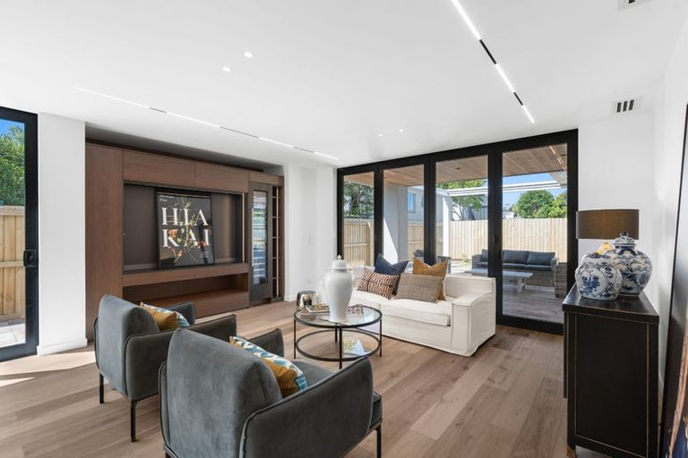 Photo of property in 146a Straven Road, Fendalton, Christchurch, 8014