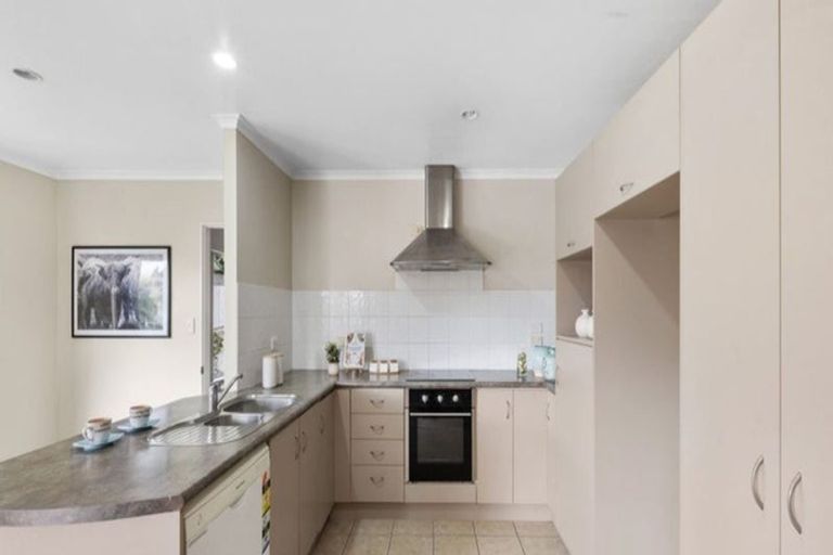 Photo of property in 17a Valley Road, Waiuku, 2123