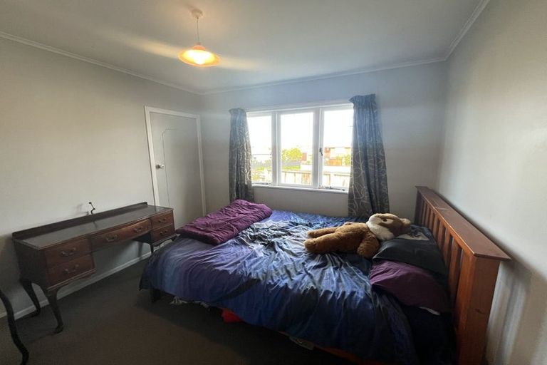 Photo of property in 10 Gills Avenue, Papakura, 2110