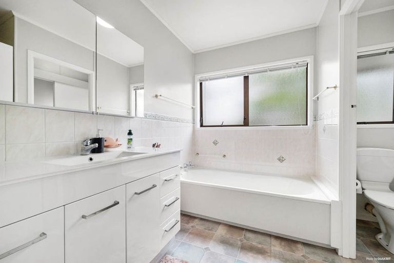 Photo of property in 75 Powrie Street, Glenfield, Auckland, 0629