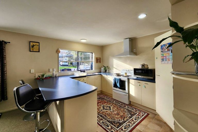 Photo of property in 9 Killygordon Place, Massey, Auckland, 0614