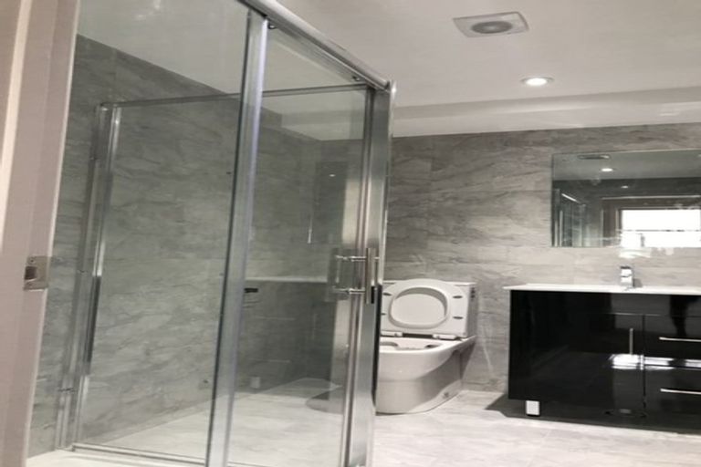 Photo of property in 69 Harmel Road, Glendene, Auckland, 0602