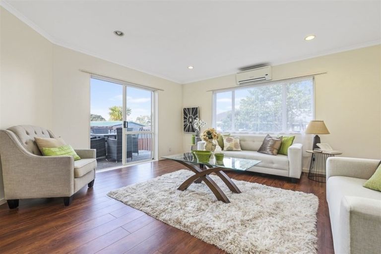 Photo of property in 6a Fayette Place, Te Atatu South, Auckland, 0610