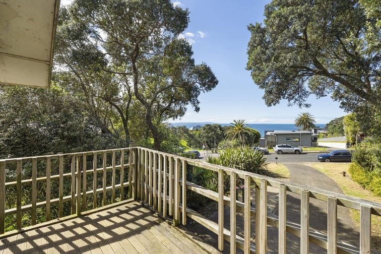 Photo of property in 18 Glenelg Road, Red Beach, 0932
