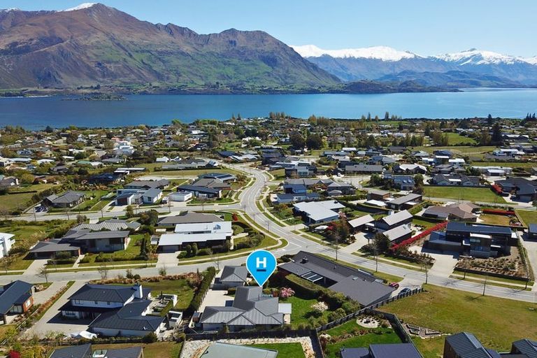 Photo of property in 3 Clearview Street, Wanaka, 9305