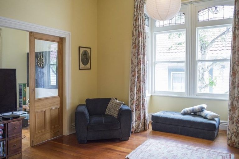 Photo of property in 176 Derwent Street, Island Bay, Wellington, 6023