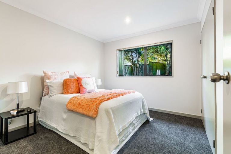 Photo of property in 65 Helleur Road, Massey, Auckland, 0614