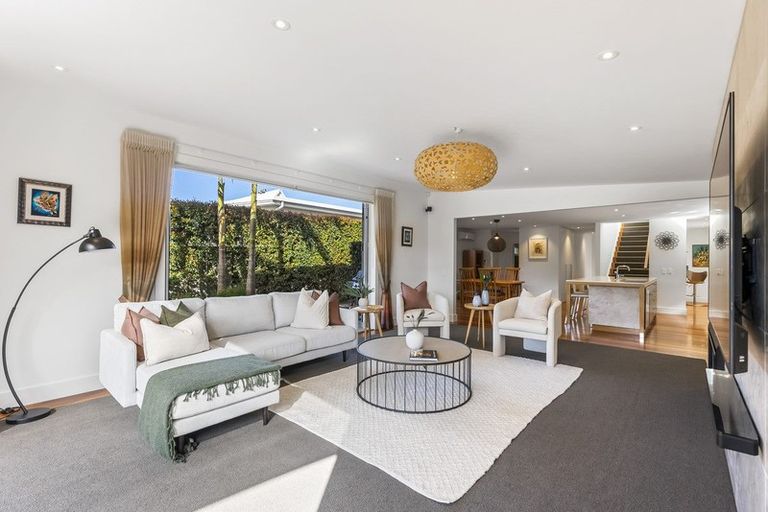 Photo of property in 3a Walton Street, Red Beach, 0932