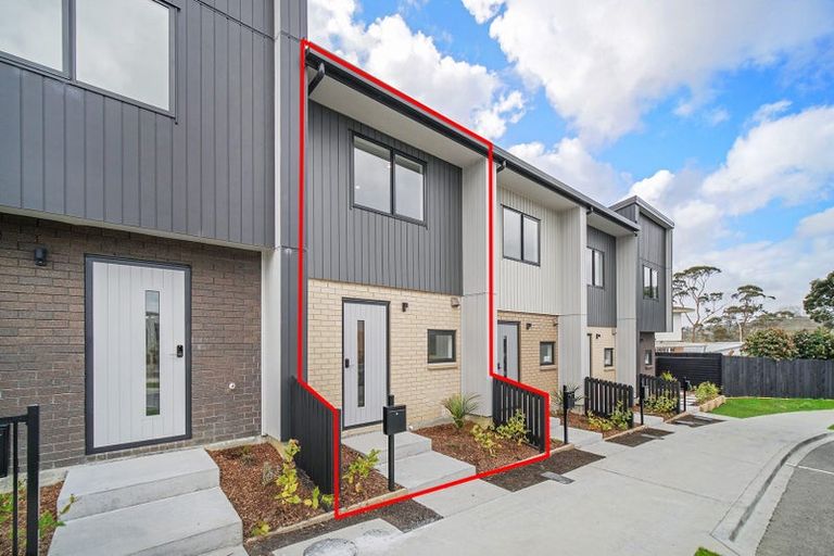 Photo of property in 18 Hoopers Road, Glen Eden, Auckland, 0602