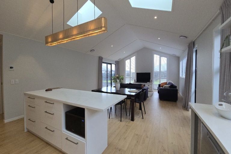 Photo of property in 20 Barn Road, Jacks Point, 9371