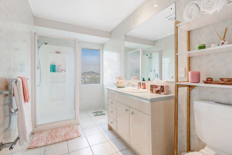 Photo of property in 1326 Whangaparaoa Road, Army Bay, Whangaparaoa, 0930