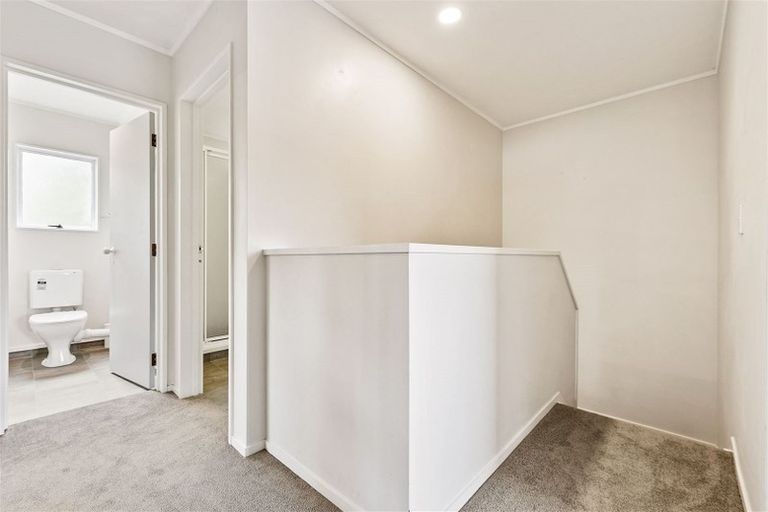 Photo of property in 12/24 Eastglen Road, Glen Eden, Auckland, 0602