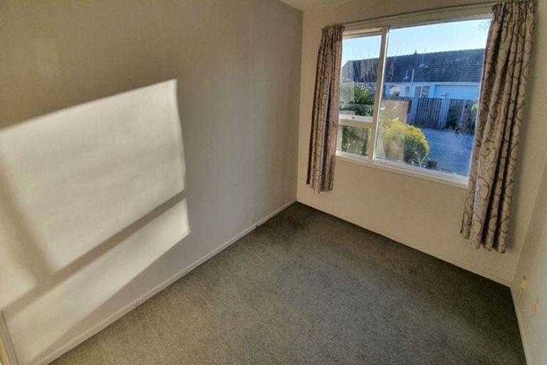 Photo of property in 9b Jade Place, Parklands, Christchurch, 8083
