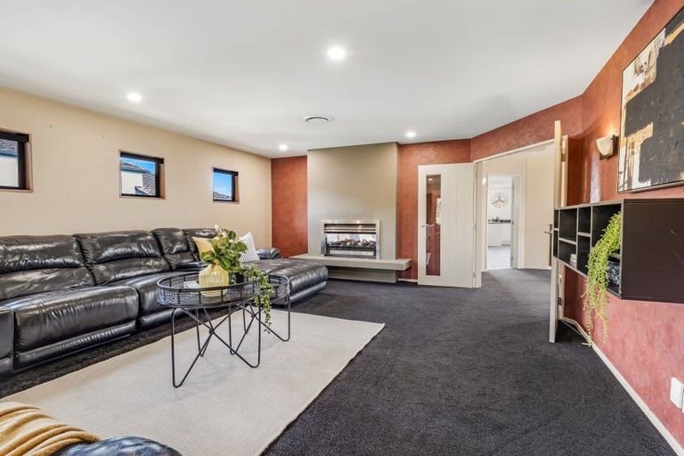 Photo of property in 52 Ruapehu Drive, Fitzherbert, Palmerston North, 4410