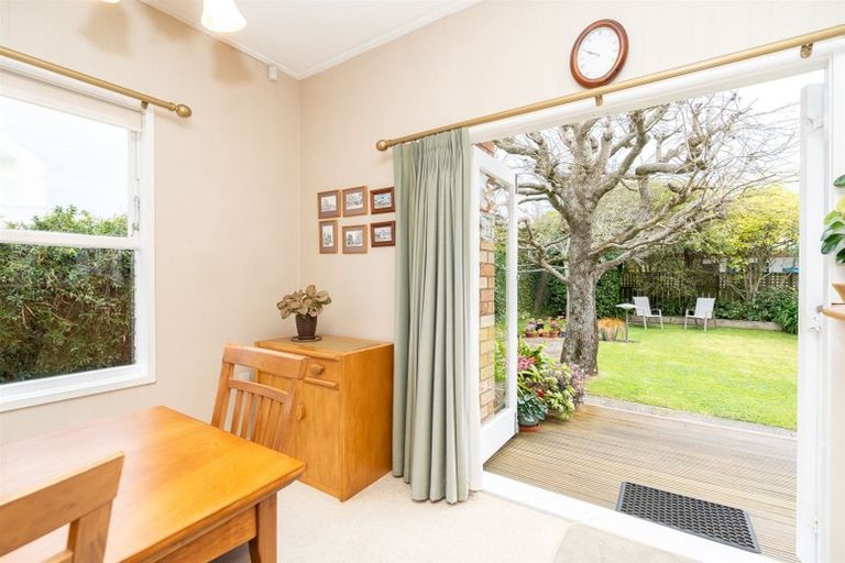 Photo of property in 135 Lake Crescent, Hamilton Lake, Hamilton, 3204