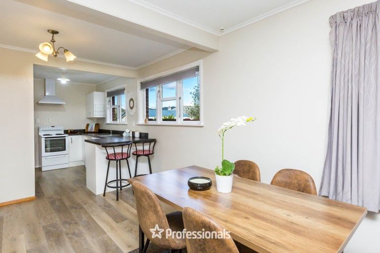 Photo of property in 53 Totara Park Road, Clouston Park, Upper Hutt, 5018