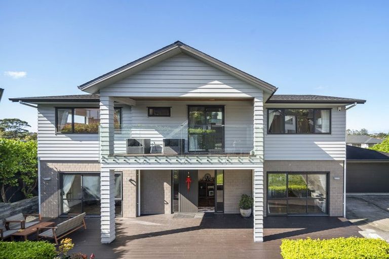 Photo of property in 4a Hilton Close, Fairview Heights, Auckland, 0632
