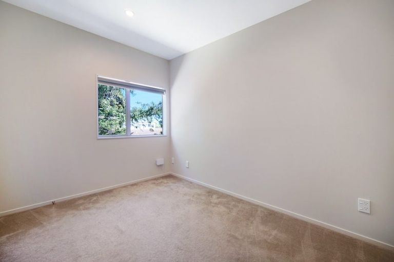 Photo of property in 22/45a Swanson Road, Henderson, Auckland, 0610