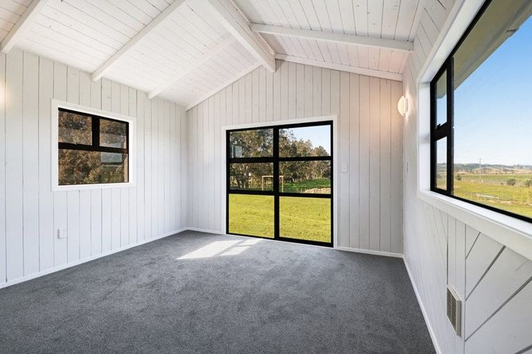 Photo of property in 42 Rimmer Road, Helensville, 0875