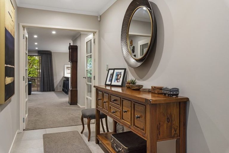 Photo of property in 214 Schnapper Rock Road, Schnapper Rock, Auckland, 0632