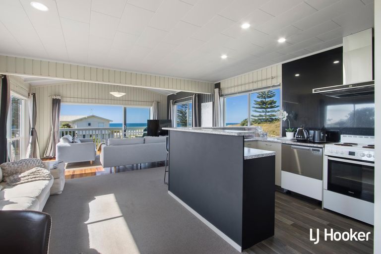 Photo of property in 287 Seaforth Road, Waihi Beach, 3611