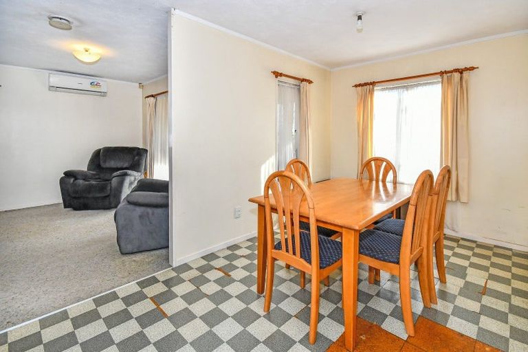 Photo of property in 3 Leven Lane, Totara Heights, Auckland, 2105