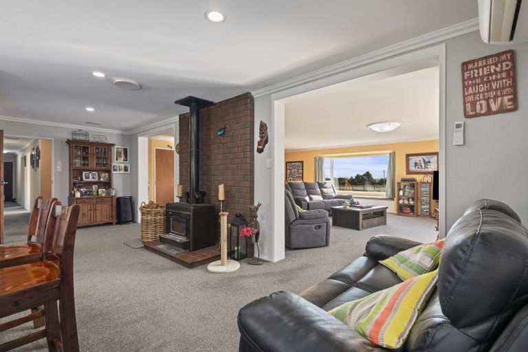 Photo of property in 840 Makerua Road, Tokomaru, Palmerston North, 4474