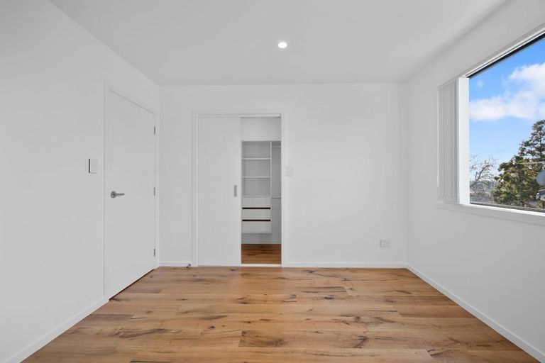 Photo of property in 5 Glendhu Road, Bayview, Auckland, 0629