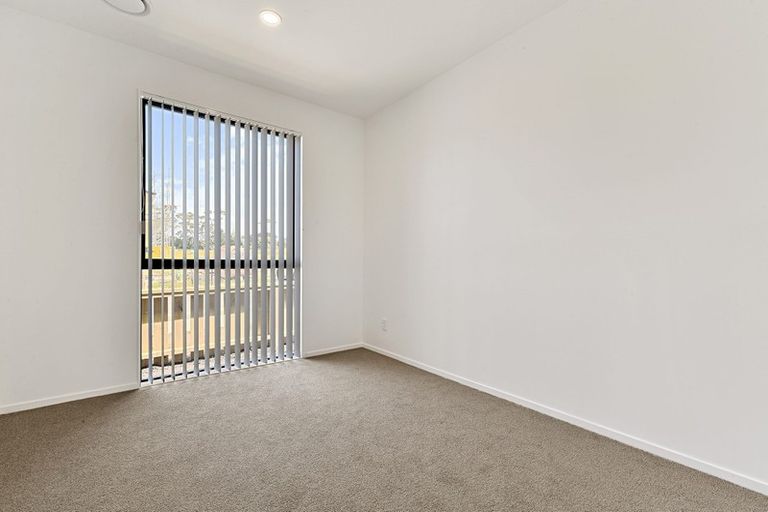 Photo of property in 1 Herekino Street, Westgate, Auckland, 0814